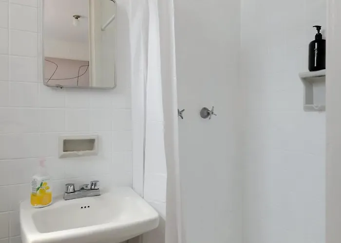 Inn Stylish And Private In Polanco *